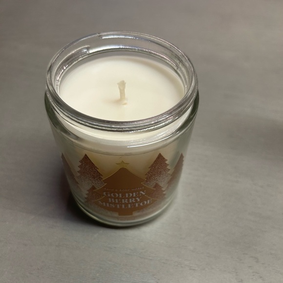 Bath and Body Works Golden Berry Mistletoe Body Lotion and  Single Wick‎ Candle - Picture 4 of 8